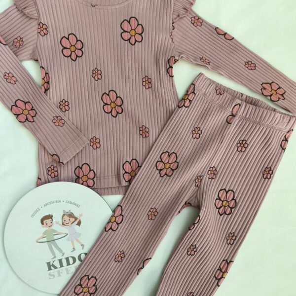 Komplet Róż+ kwiatki